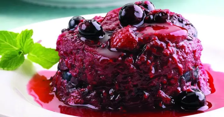 Budincă de vară cu fructe de pădure