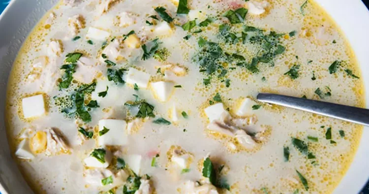 Ciorbă de pui peruană