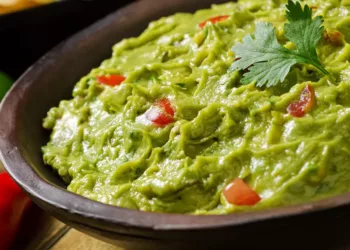 Guacamole tradițional mexican