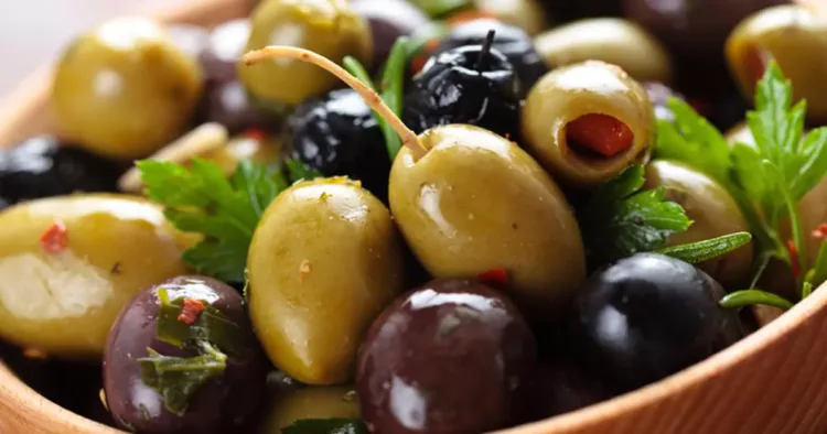 Măslinele consumate zilnic aduc beneficii incredibile organismului nostru. Toate femeile au nevoie de asta