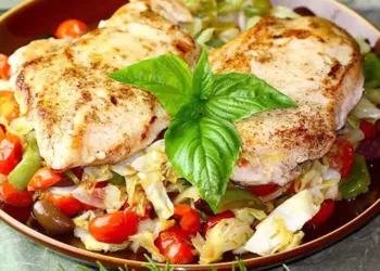 Piept de pui cu roșii cherry și măsline