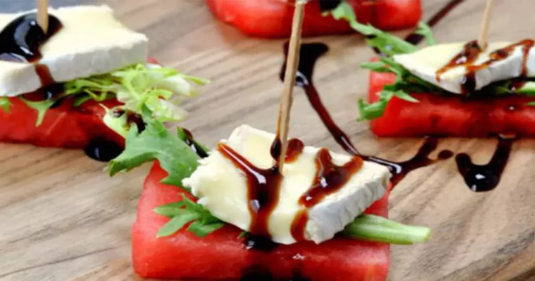 Aperitiv savuros de vară cu brânză brie și pepene verde