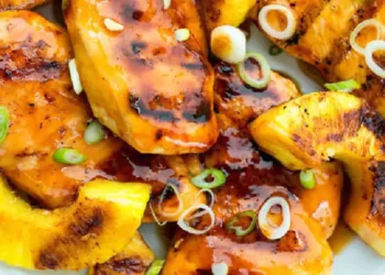 Pui cu ananas și ceapă