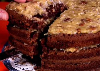 Tort german cu ciocolată