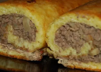 Ruladă de cașcaval cu carne tocată, un preparat perfect pentru orice ocazie!