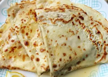 Clătite de post cu miere și nucă. Ți se topesc în gură