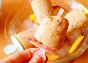 Înghețată de banane și piersici, naturală și de post