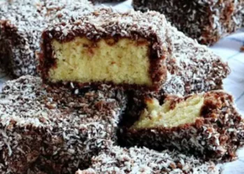 Prăjitura ,,tăvălită” după rețeta bunicii