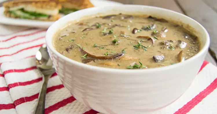 Supă de ciuperci pleurotos și champignon de post