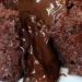 Lava cake cu ciocolată fără coacere. Vezi cât de rapid se prepară