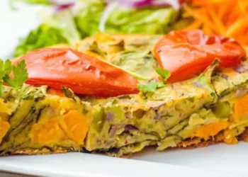 Omleta fără ouă, mic dejun de post, gata în trei minute. Vezi cum se prepară