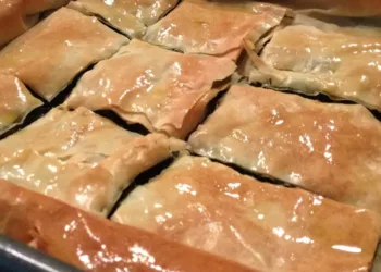 Spanakopita de post, plăcintă tradițional grecească