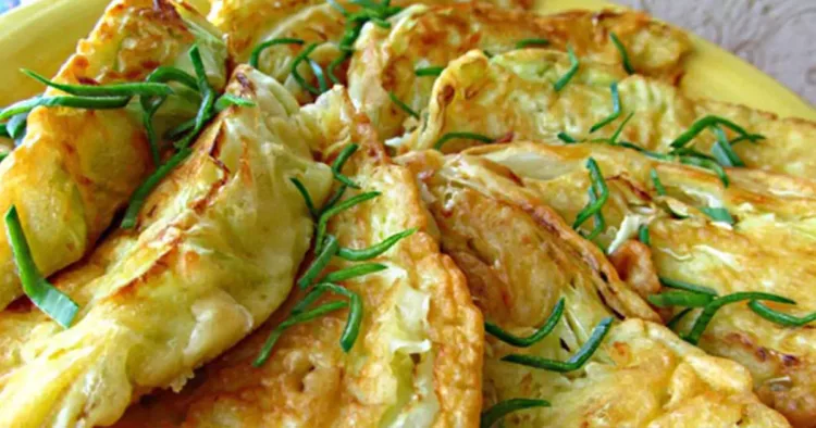 Șnițele din foi de varză umplute cu cașcaval
