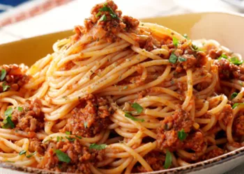 Pastele de la care nu îți vei mai putea lua gândul. Rețeta celor mai delicioase Paste Bolognese