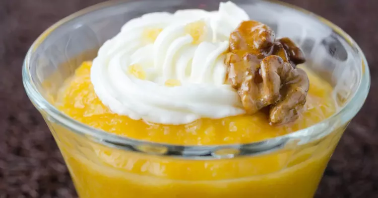 Budinca de dovleac cu frișcă și nuci