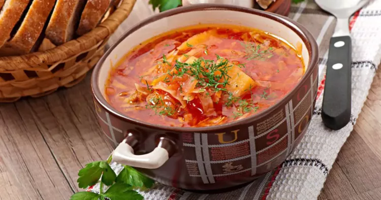 Ciorbă de varză, o sursă de sănătate pentru organism și un aliat de nădejde în zilele de post