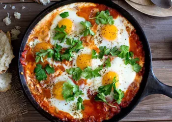 Shakshuka, cel mai delicios mic-dejun pe care îl poți servi în familie!