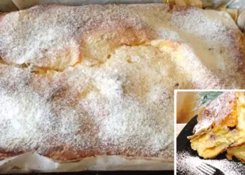 Plăcinta cu iaurt și afine