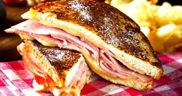 Gata în numai 8 minute, perfect pentru mic-dejun, prânz sau cină. Uite cum se prepară Sandvișul Monte Cristo
