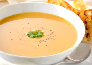 Supă cremă de usturoi, nu îți poți imagina cât de bună este!