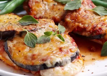 Pui cu vinete asezonate cu parmezan