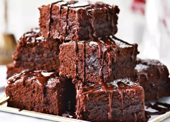 Negresă de post cu dulceață și ghimbir,desertul preferat al familiei