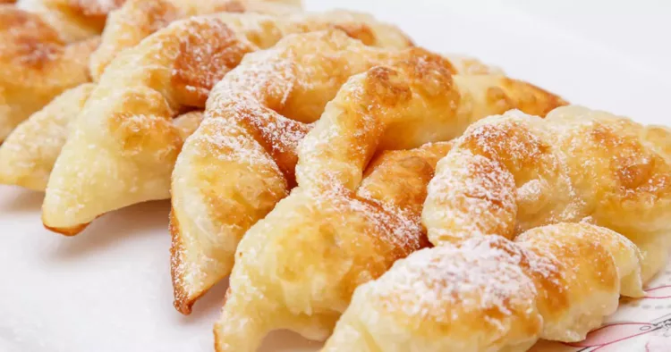 Minciunele pufoase după rețeta bunicii. Nu le dau pentru nimic în lume