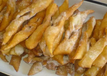 Minciunele pufoase după rețeta bunicii. Nu le dau pentru nimic în lume