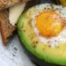Cel mai bun și sănătos mic dejun din lume: Ouă ochiuri și avocado
