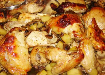 Pui țigănesc la pungă, o rețetă care nu se compară cu niciun preparat din restaurante. Delicios!