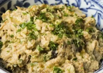 Cum să pregătești vinetele din congelator într-o salată delicioasă așa cum nu ai mai mâncat niciodată. Rețeta este una originală și te va cuceri pe loc