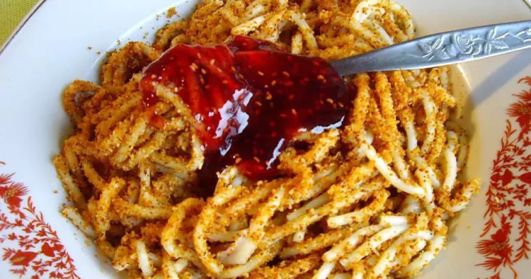 Paste cu pesmet și dulceață de zmeură, dulcele copilăriei și un bun desert pentru perioada postului