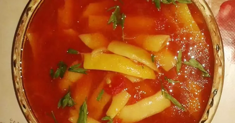 Ciorbă de păstăi de fasole cu mărar și pătrunjel