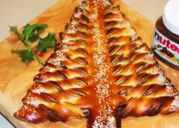 Prăjitura Brad de Crăciun cu Nutella, un desert festiv cu care sigur nu dai greș!