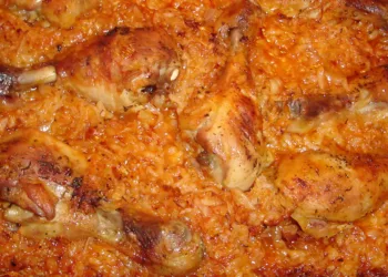 Varză cu orez și copănele de pui, o combinație tradițională delicioasă. Orice gospodină trebuie să o încerce