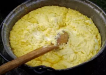 Am mâncat prima dată anul trecut când am făcut sărbătorile în Maramureș și m-am îndrăgostit pe loc de acest preparat tradițional atât de bun!