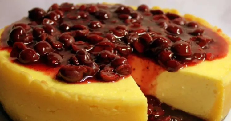 Cheesecake cu dulceață de vișine. Un desert pentru gospodinele inspirate