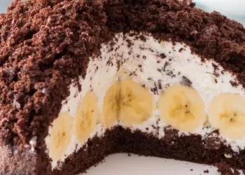 Tort Mocha cu banane, un tort delicios și original pentru petrecerile familiei tale!