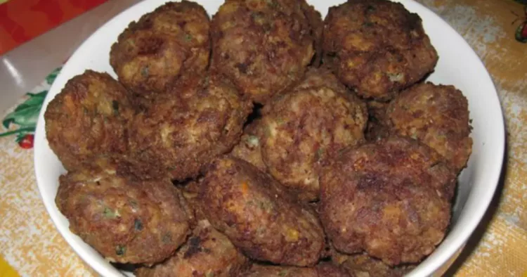 Pârjoale moldovenești după rețeta bunicii din zona Dorohoi, o rețetă specială. Acesta este motivul pentru care bucătarii moldoveni pun unt:  Absolut delicioase, rețeta pas cu pas: