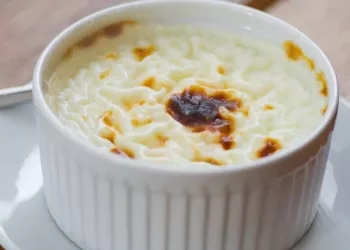 Rețeta celui mai bun Sutlac, orezul cu lapte turcesc. Sigur nu vei rezista tentației!