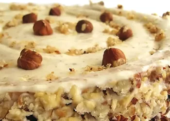 Tort de nuci festiv delicios.  Reteta cu care nu ai cum sa dai gres