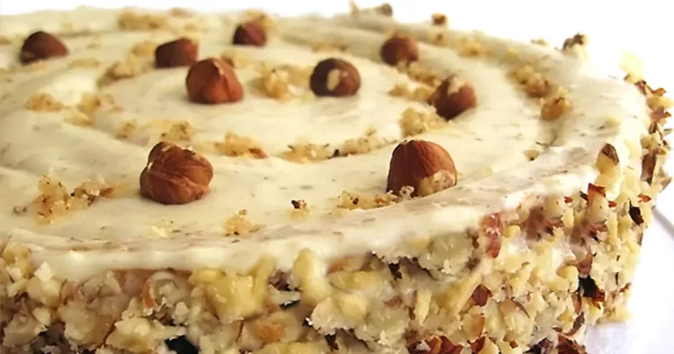 Tort de nuci festiv delicios.  Reteta cu care nu ai cum sa dai gres