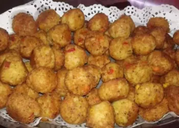 Chifteluțe cu orez și legume, o rețetă foarte gustoasă, rapidă și economică