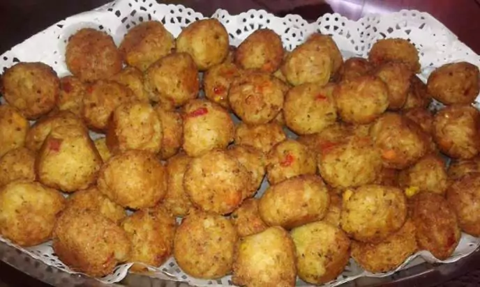 Chifteluțe cu orez și legume, o rețetă foarte gustoasă, rapidă și economică