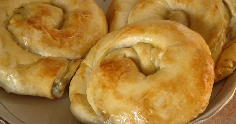 Melci din foietaj de casă moldovenești cu cartofi, spanac și ciuperci! Un preparat de post delicios perfect pentru orice moment al zilei!