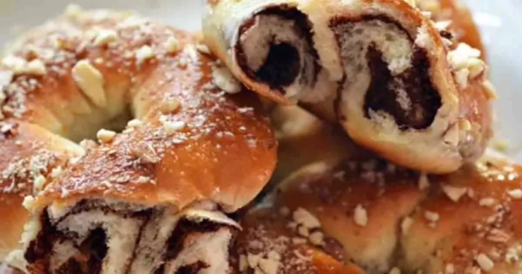 Mucenici moldovenești umpluți cu cacao și nucă. În fiecare an pe 9 martie este o încântare să îi avem pe masă