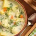 Ciorba de conopidă cu cartofi și morcovi, un preparat perfect pentru perioada postului
