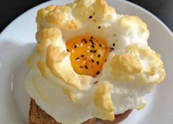 Acest mod de gătit ouă a fost apreciat de mii de oameni și a devenit viral. Cum îl poți prepara acasă