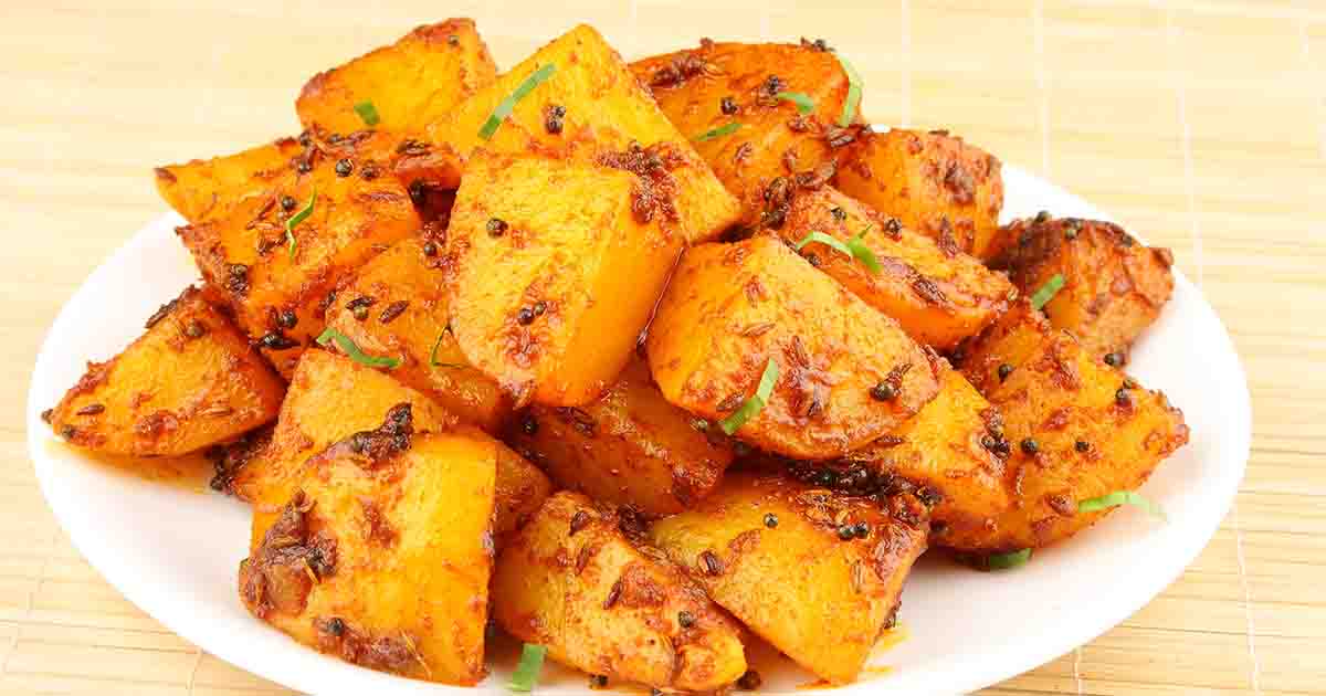 Cartofi Bombay, cartofi indieni de post cu ceapă și condimente. O rețetă pe care trebuie să o încerci