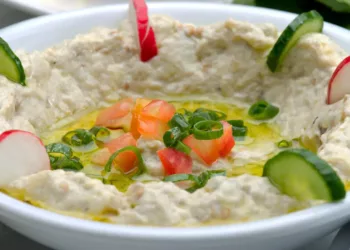 Salată de vinete cu pastă de susan, un preparat extrem de gustos și sănătos pentru perioada postului Perfectă pentru orice masă a zilei